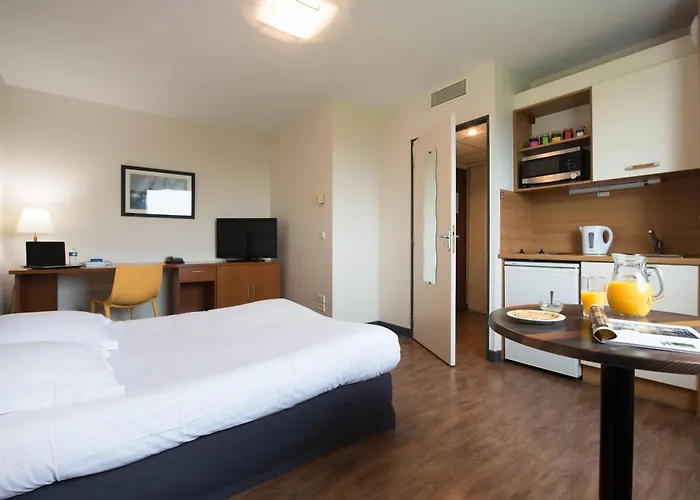 Zenitude Hôtel-Résidences Les Portes de l'Océan